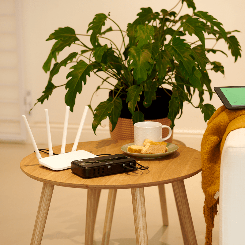 GIZZU 36W 32Wh 8800mAh Mini Dual DC UPS Lithium - Black - Image 2