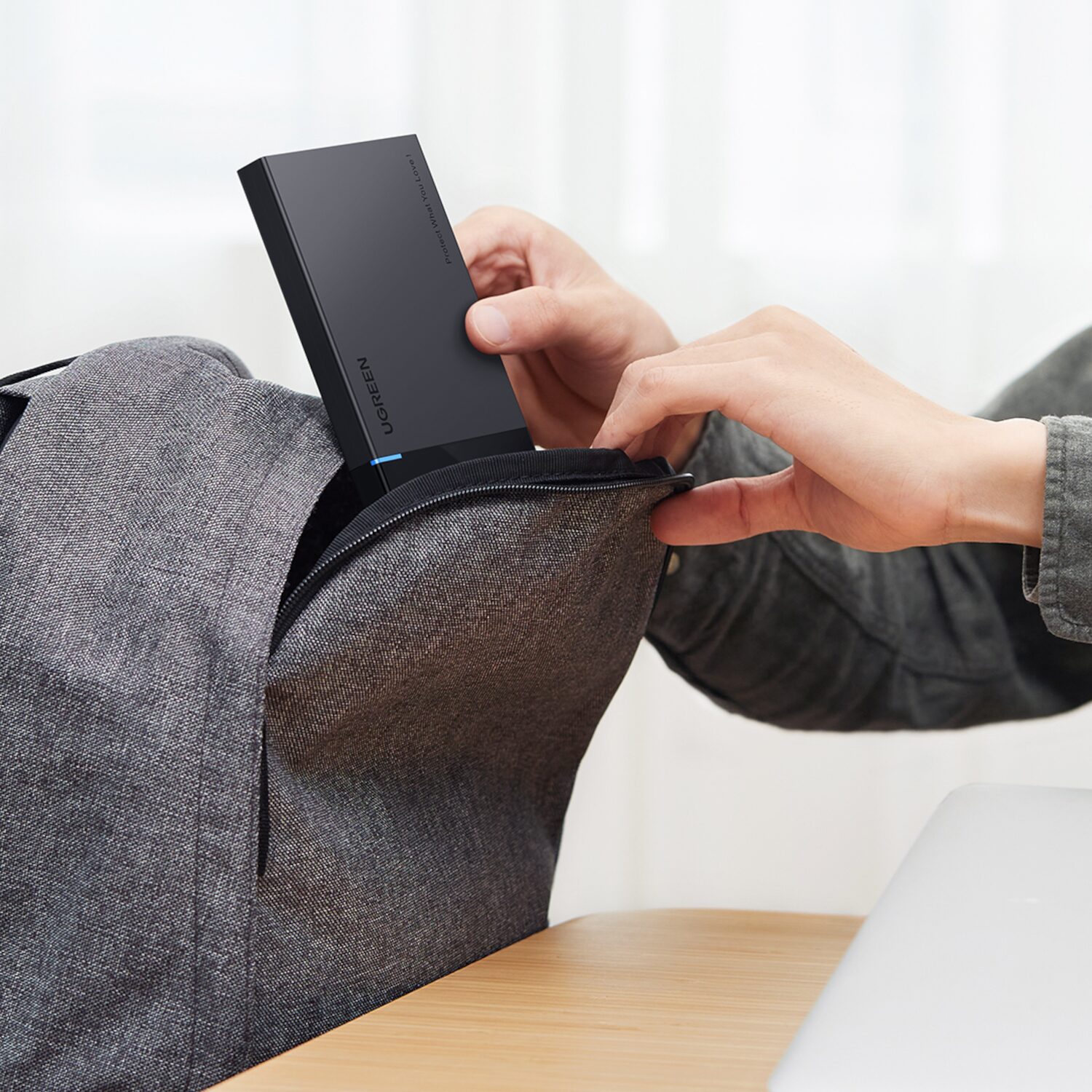 UGREEN USB 3.0 to 2.5” SATA Hard Drive Enclosure (Non-Detachable Cable) - Image 2