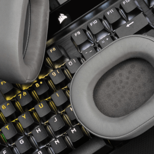CA-9011261-AP_CORSAIR_OVER-EAR_HS55_WIRED_WH_wr_05